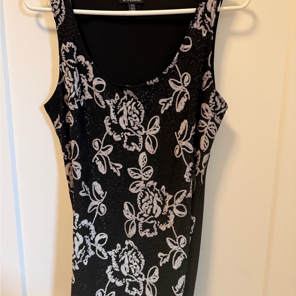 Le Chateau Black and White Top medium floral